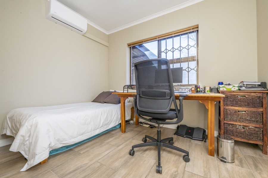 5 Bedroom Property for Sale in De Oude Spruit Western Cape